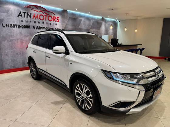 MITSUBISHI OUTLANDER 3.0 GT 4X4 V6 24V GASOLINA 4P AUTOMÁTICO